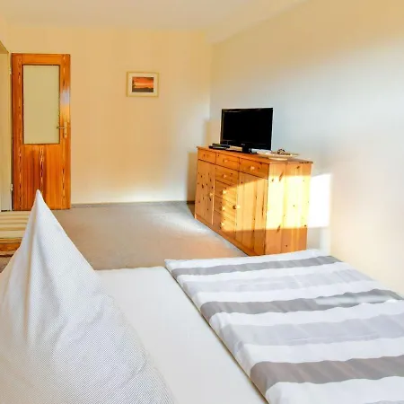 Modern Flat Near The Sea In Kluetz Apartment